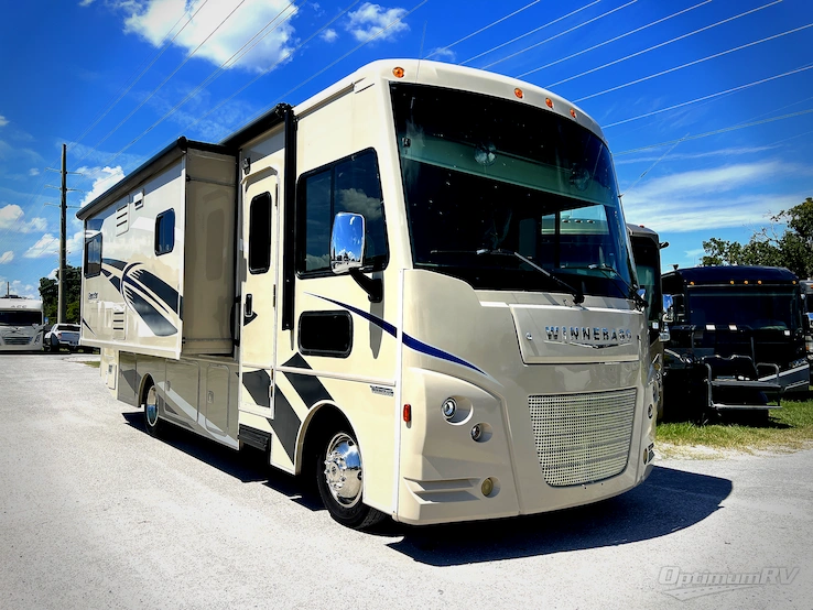 2018 Winnebago Sunstar LX 27N RV Photo 1