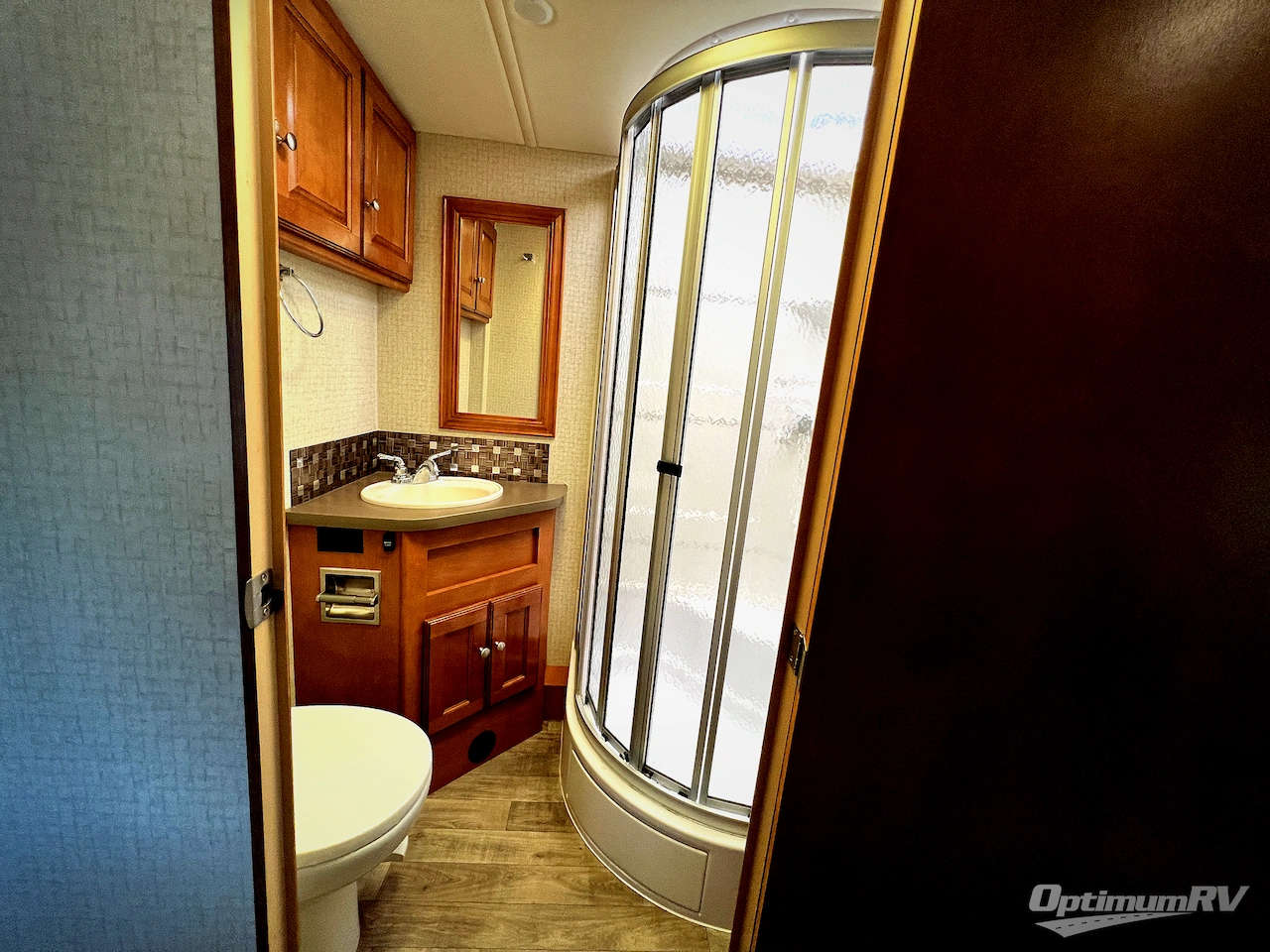 2018 Winnebago Sunstar LX 27N Photo 16