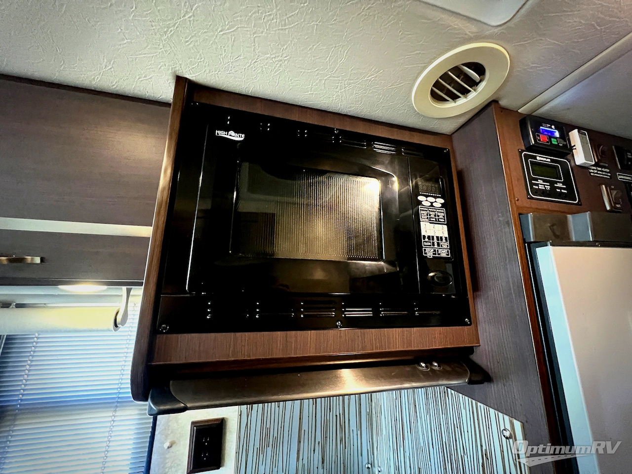 2012 Winnebago View Profile 24G Photo 13
