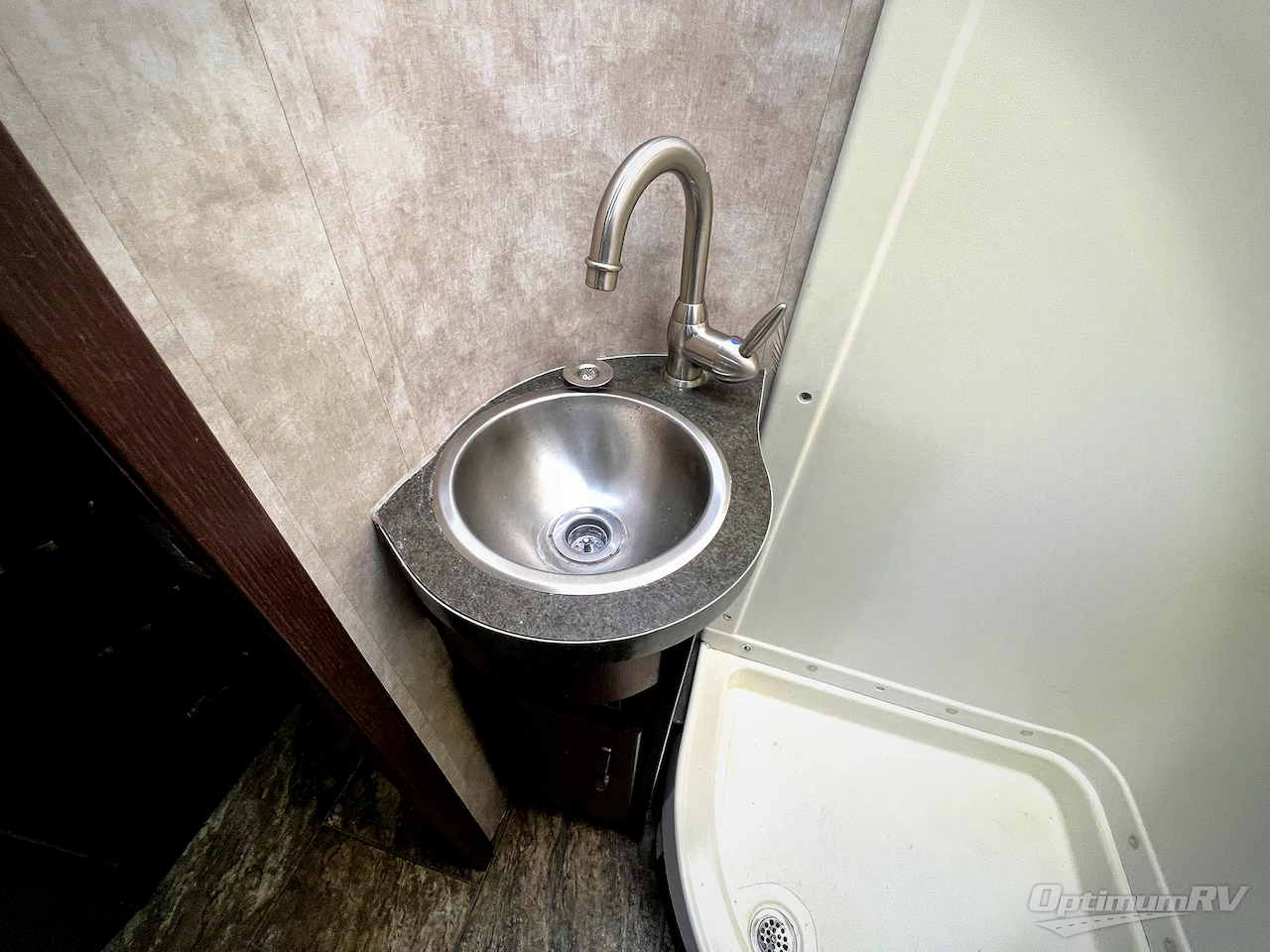 2012 Winnebago View Profile 24G Photo 18