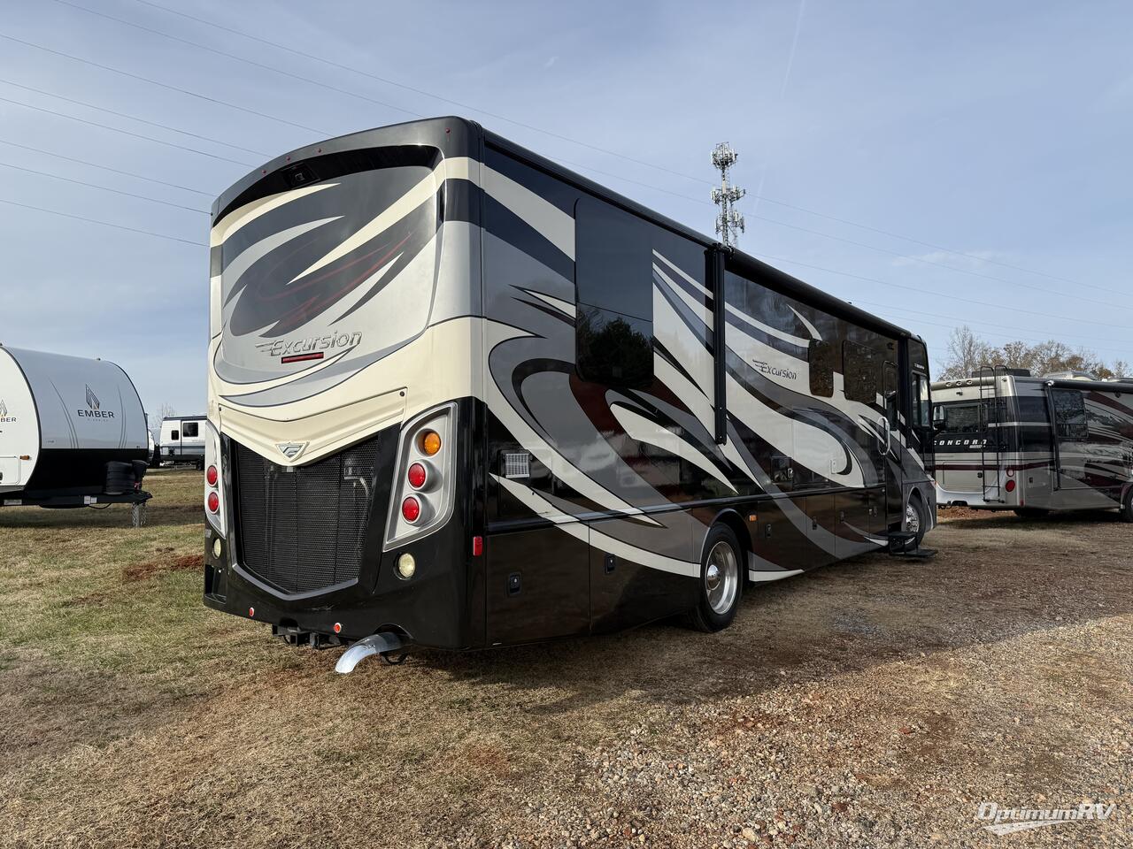 2016 Fleetwood Excursion 35B Photo 2