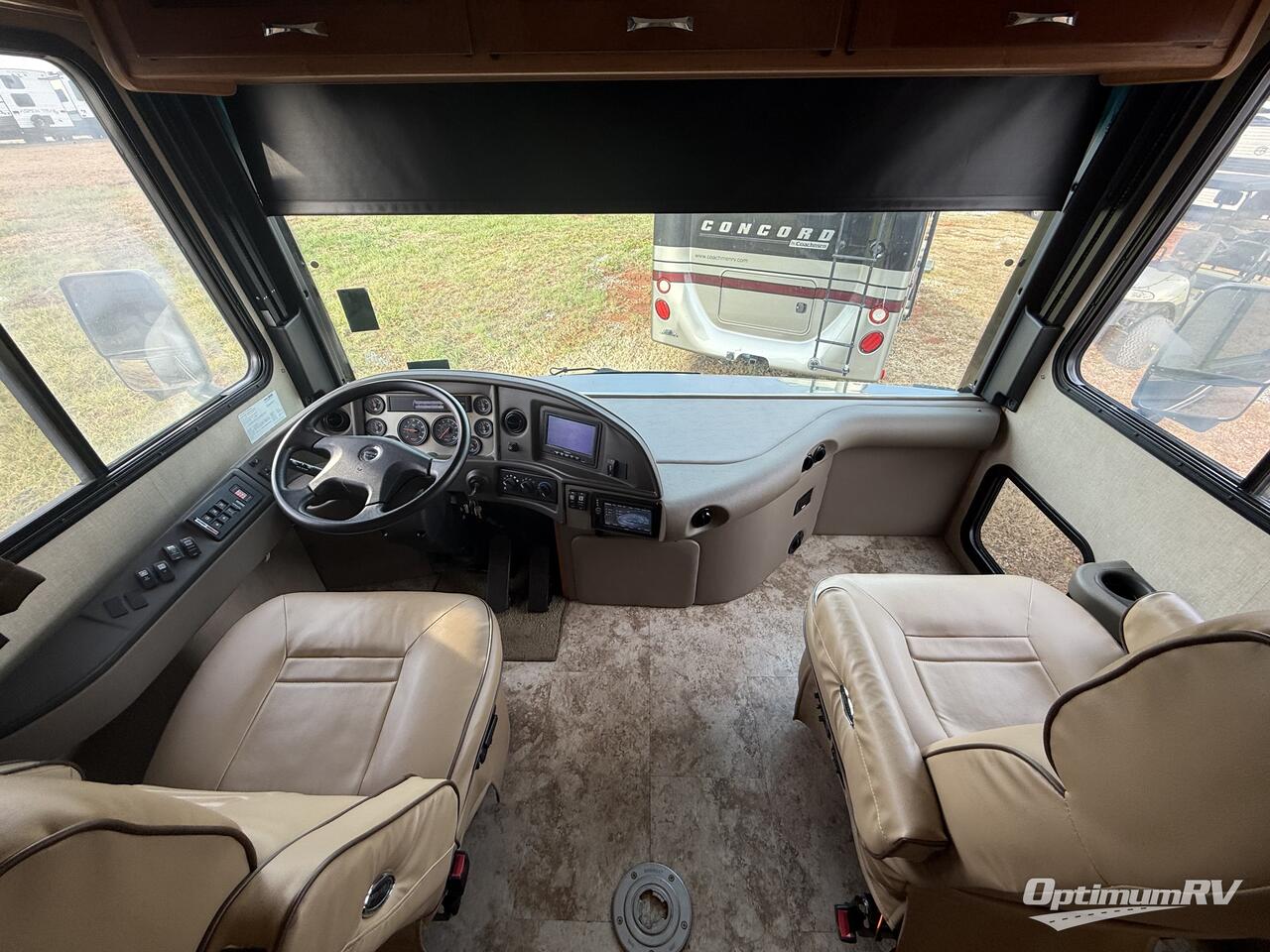 2016 Fleetwood Excursion 35B Photo 4