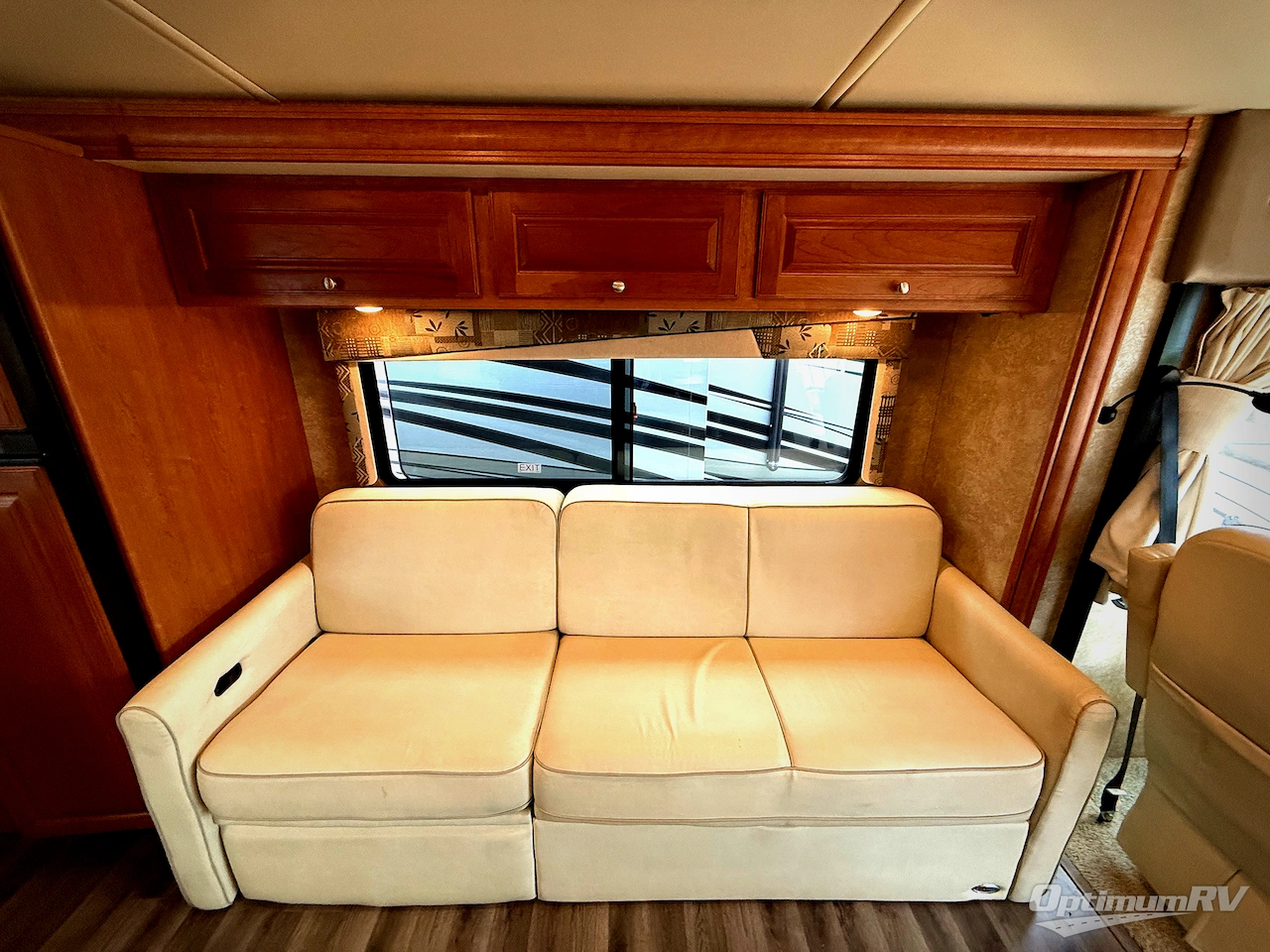 2016 Winnebago Vista LX 36Y Photo 4