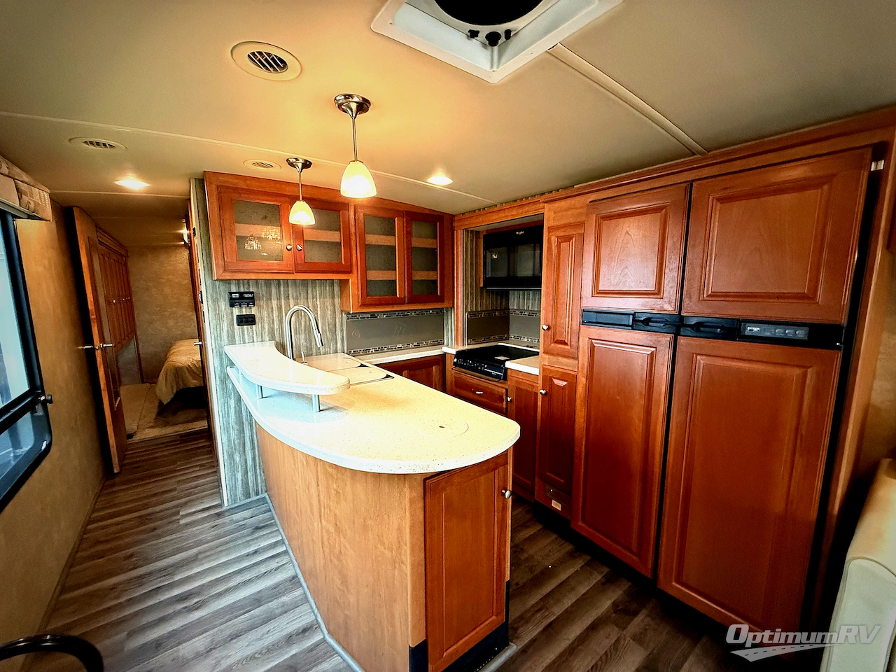 2016 Winnebago Vista LX 36Y Photo 6