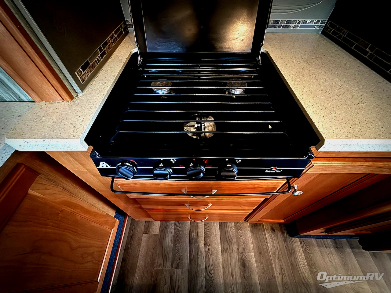 2016 Winnebago Vista LX 36Y Photo 8