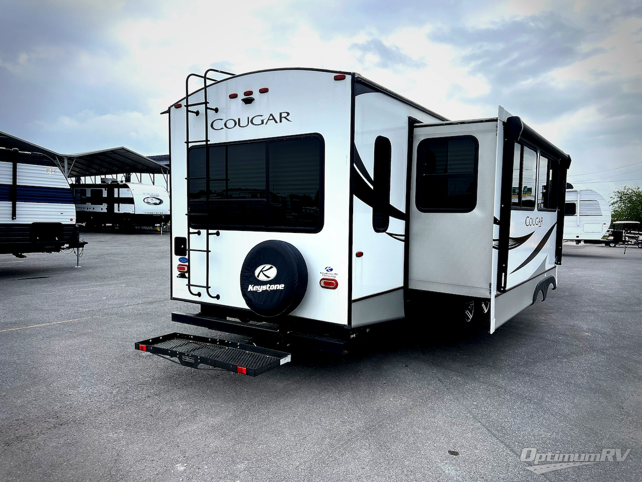 2020 Keystone Cougar Half-Ton 32RLI Photo 2