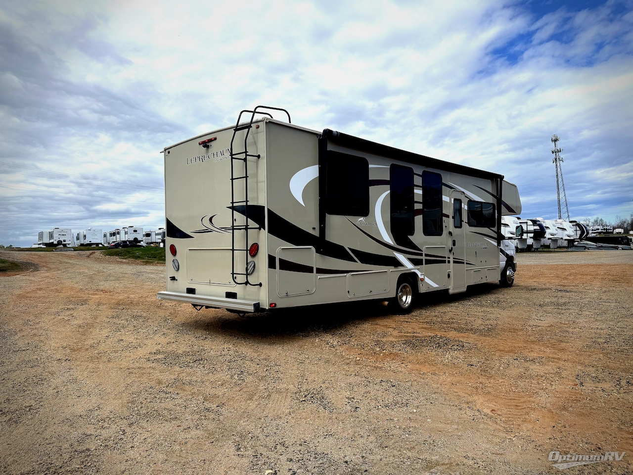 2020 Coachmen Leprechaun 317SA Photo 2