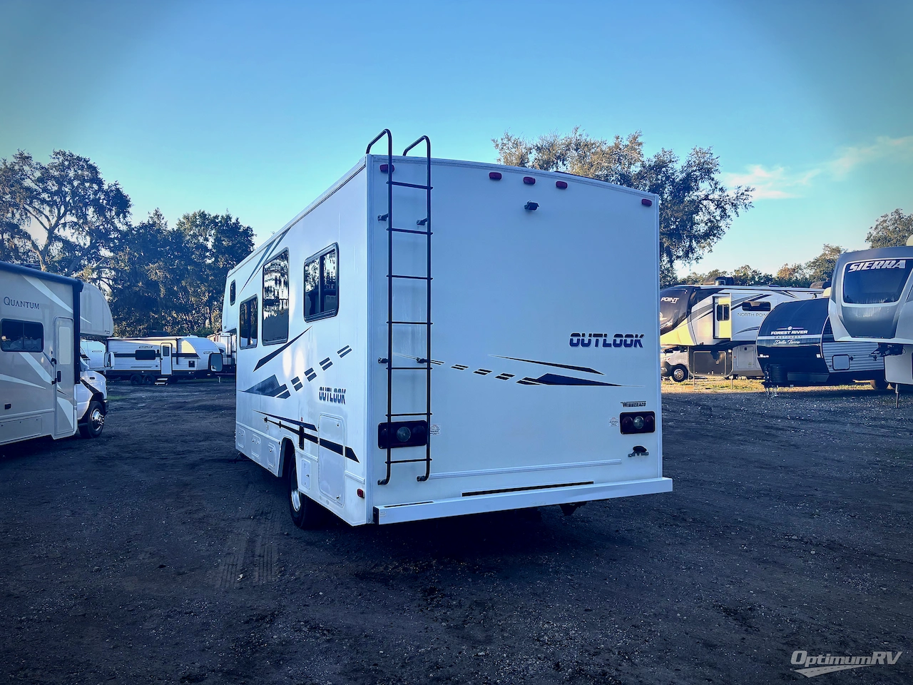 2019 Winnebago Outlook 25J Photo 3