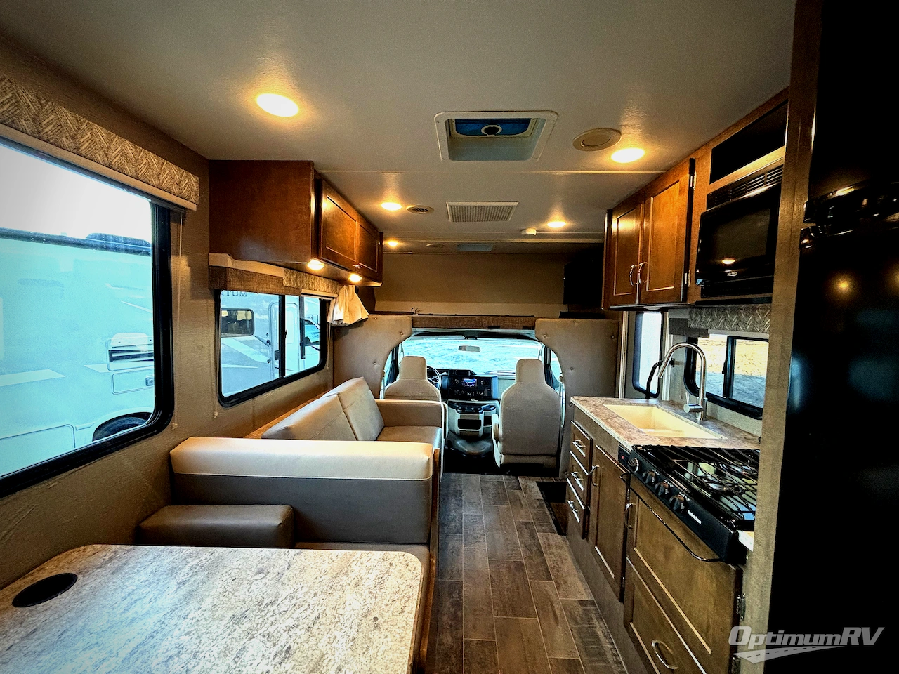 2019 Winnebago Outlook 25J Photo 5