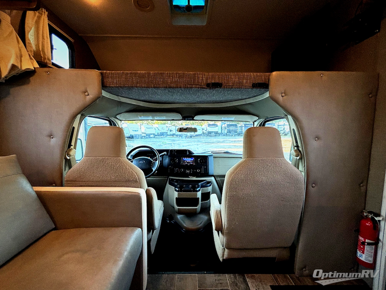 2019 Winnebago Outlook 25J Photo 10