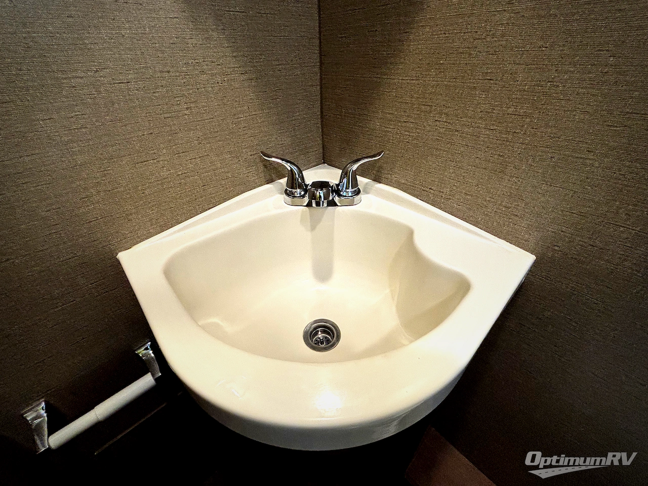 2019 Winnebago Outlook 25J Photo 16