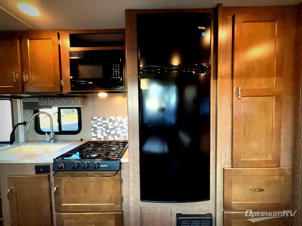 2019 Winnebago Outlook 25J Photo 17