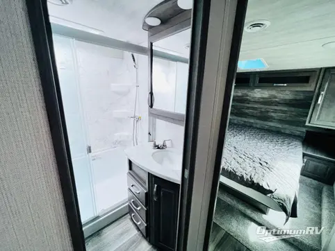 2020 Keystone Cougar Half-Ton 25RES RV Photo 4