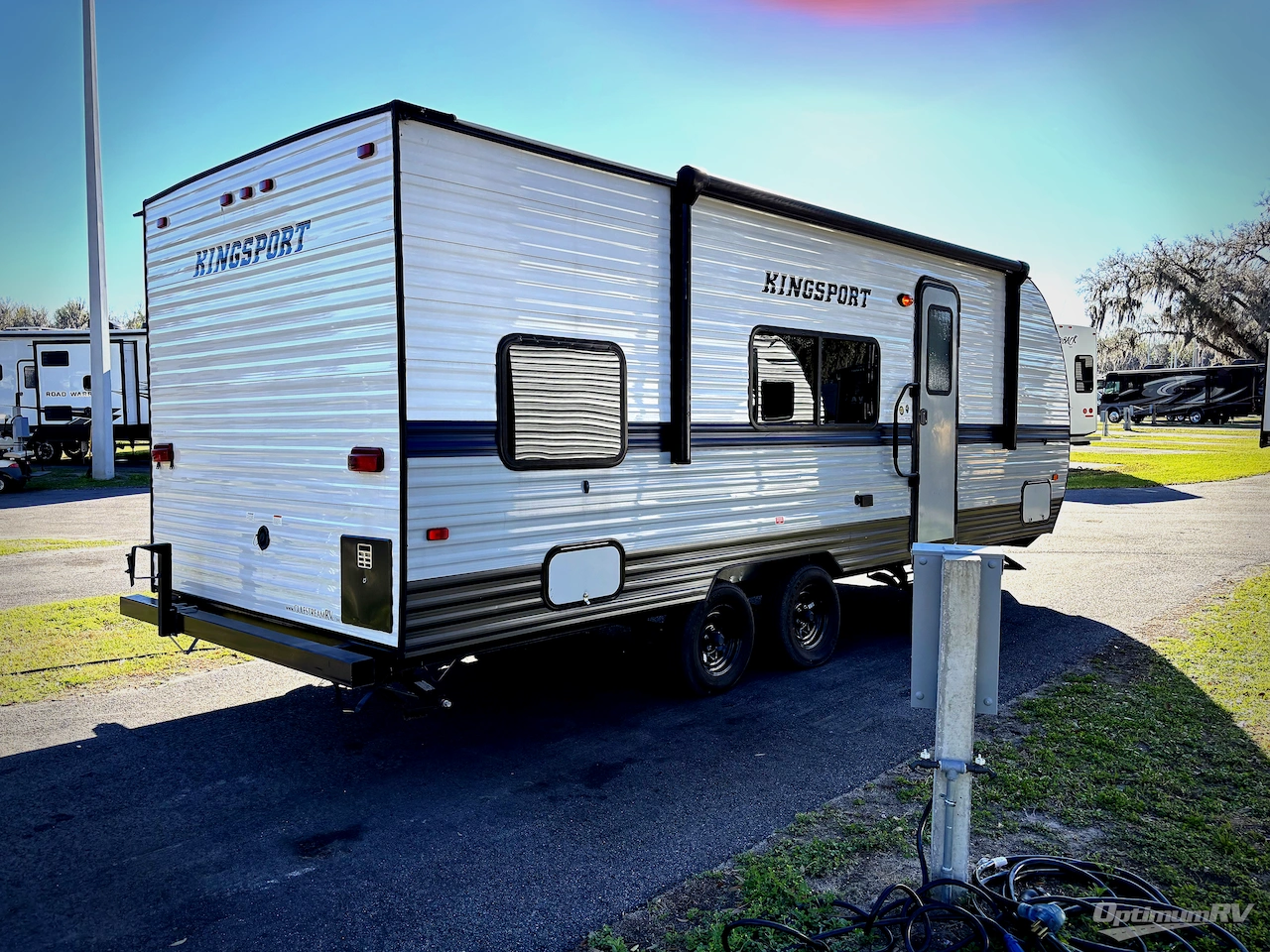 2022 Gulf Stream Kingsport Ultra Lite 248BH Photo 2