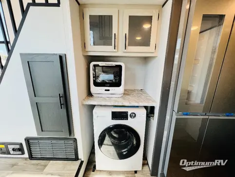 2024 Dutchmen Aspen Trail Loft 260THLOFT RV Photo 3