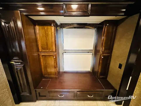 2017 Thor Tuscany XTE 40BX RV Photo 3