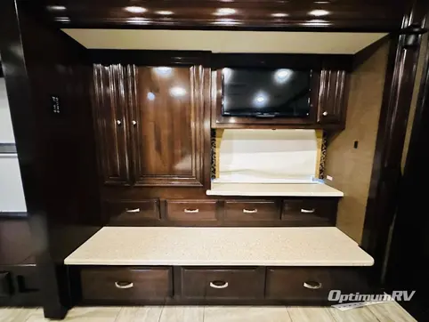 2017 Thor Tuscany XTE 40BX RV Photo 4