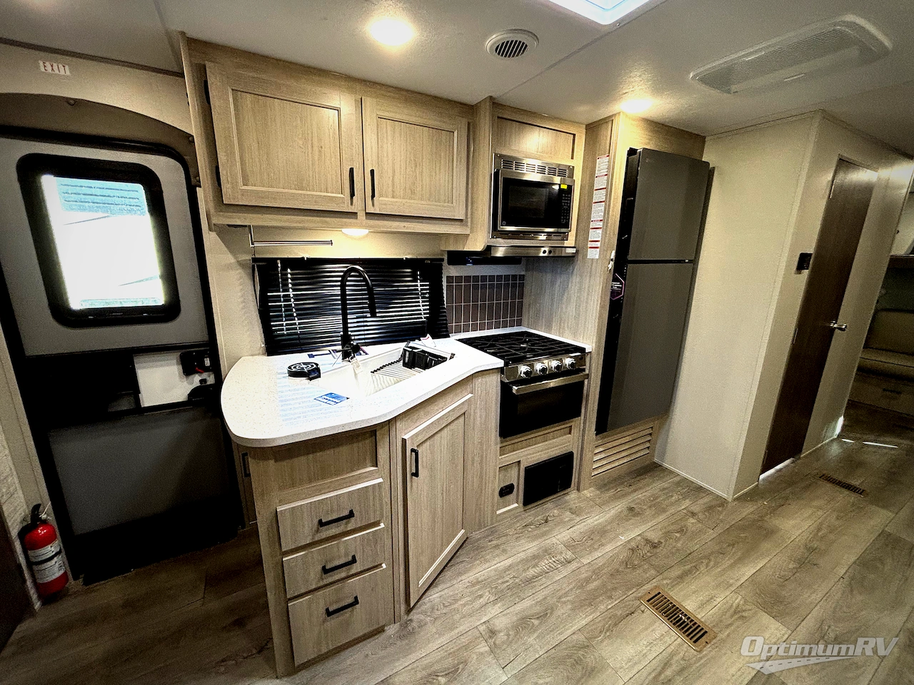 2026 Coachmen Catalina Legacy Edition 293QBCK Photo 9