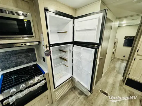 2024 Coachmen Catalina Legacy Edition 343BHTS RV Photo 3