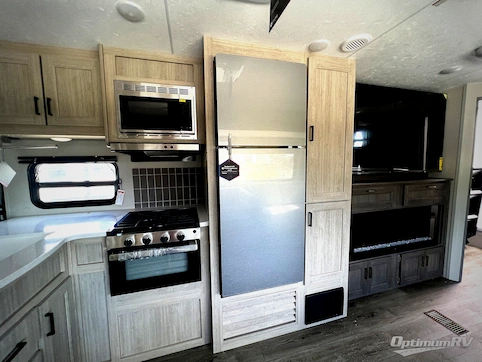 2026 Coachmen Catalina Legacy Edition 273DBHCK RV Photo 4