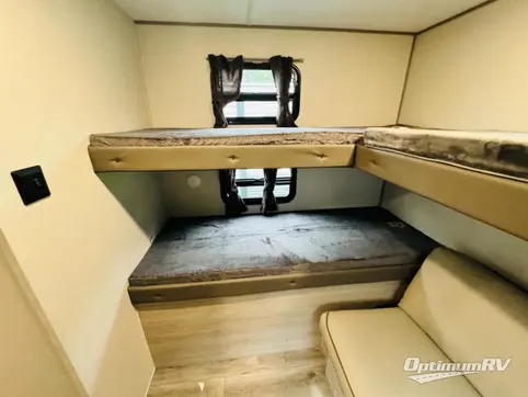 2024 Coachmen Catalina Legacy Edition 293QBCK RV Photo 4
