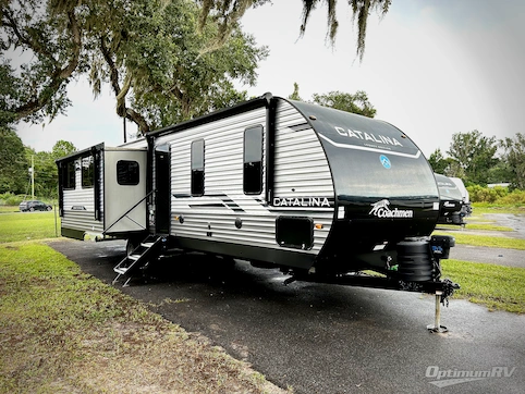 New 2025 Coachmen Catalina Legacy Edition 313RLTS Featured Photo