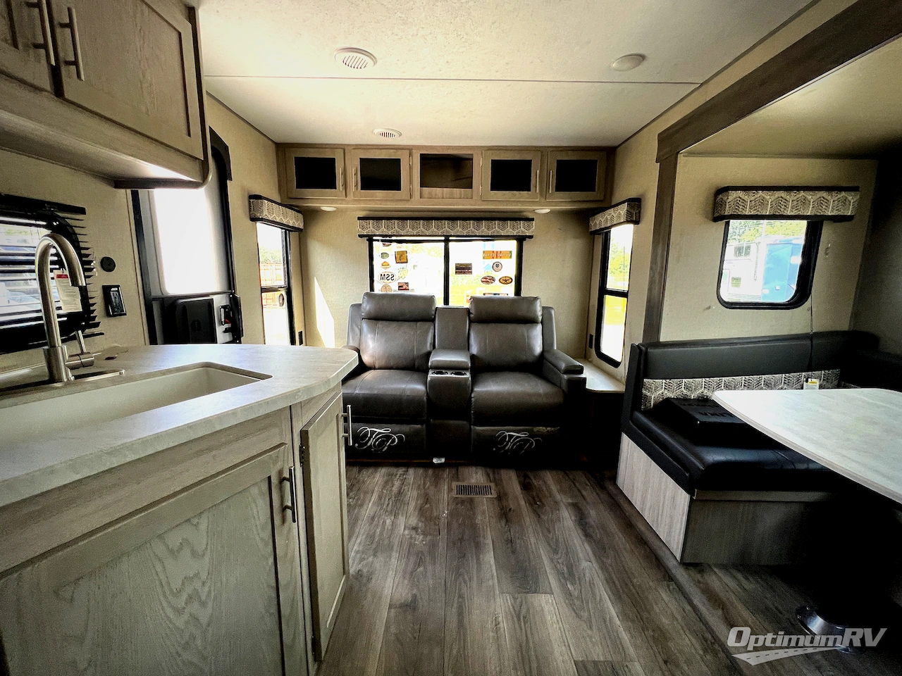 2023 Coachmen Catalina Summit Series 8 231MKS Photo 5