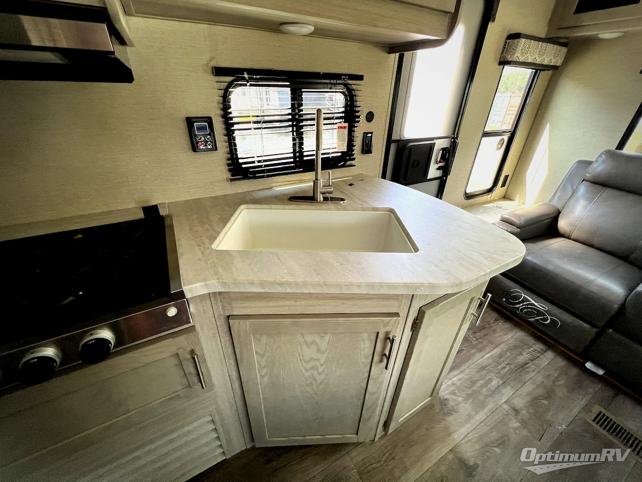 2023 Coachmen Catalina Summit Series 8 231MKS Photo 11