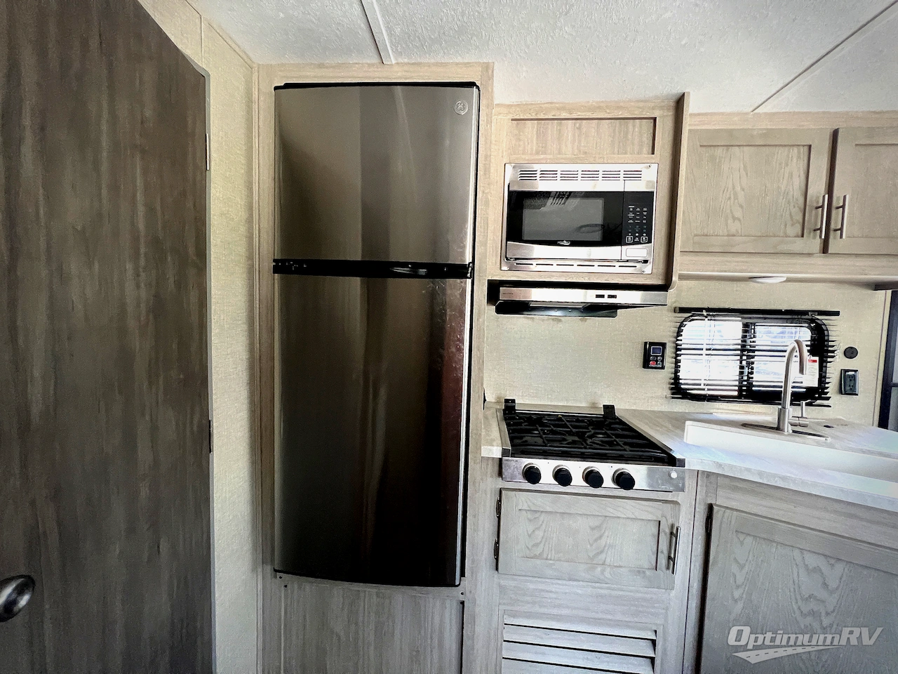 2023 Coachmen Catalina Summit Series 8 231MKS Photo 14