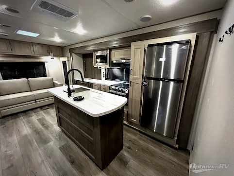 2025 Coachmen Catalina Legacy Edition 313RLTS RV Photo 4