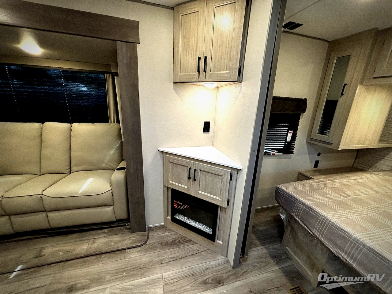 2026 Coachmen Catalina Legacy Edition 243RBS Photo 8