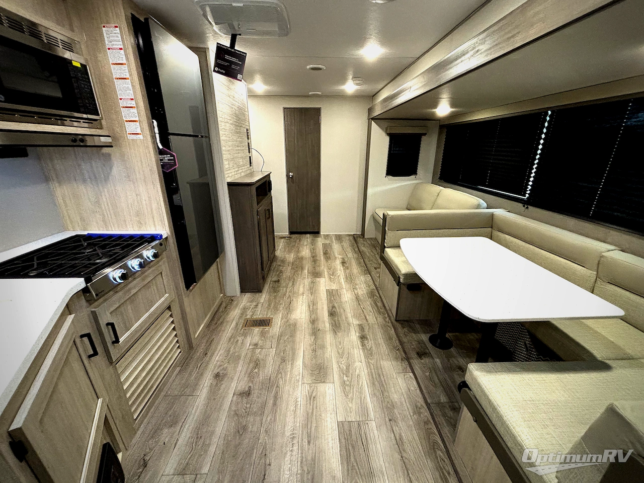 2026 Coachmen Catalina Summit Series 8 281QBUNK Photo 4