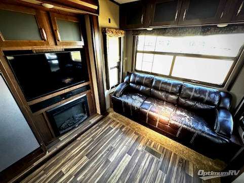 2017 Keystone Montana High Country 305RL RV Photo 3