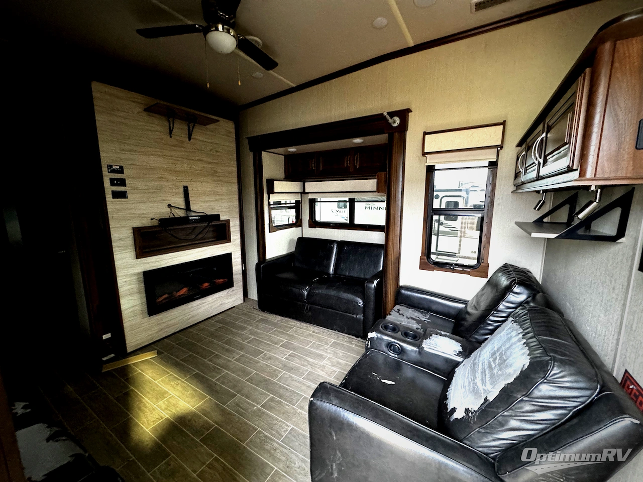 2017 Keystone Montana High Country 305RL Photo 3