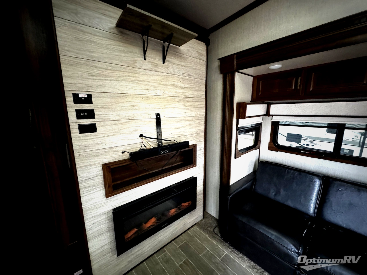 2017 Keystone Montana High Country 305RL Photo 4