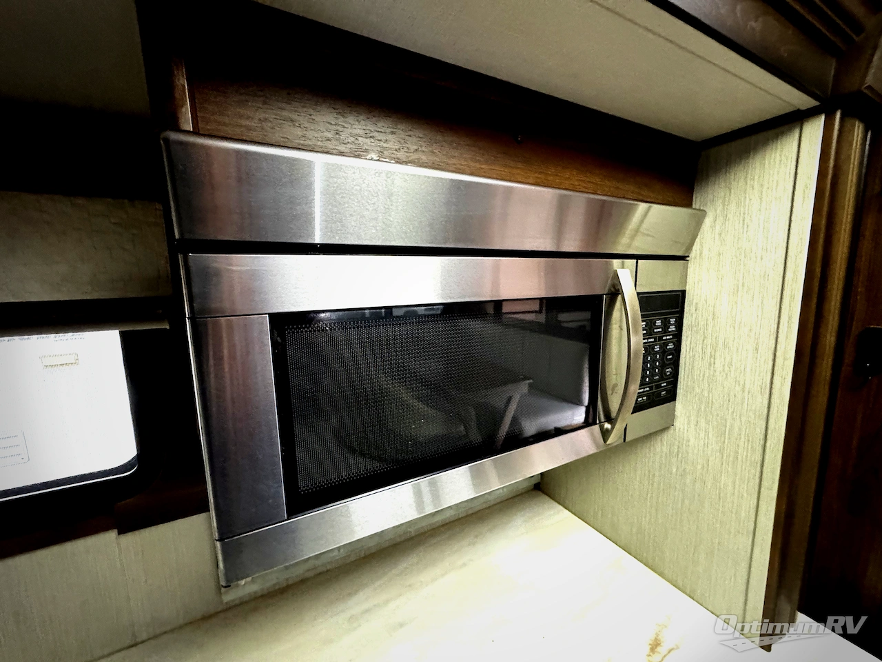 2017 Keystone Montana High Country 305RL Photo 17