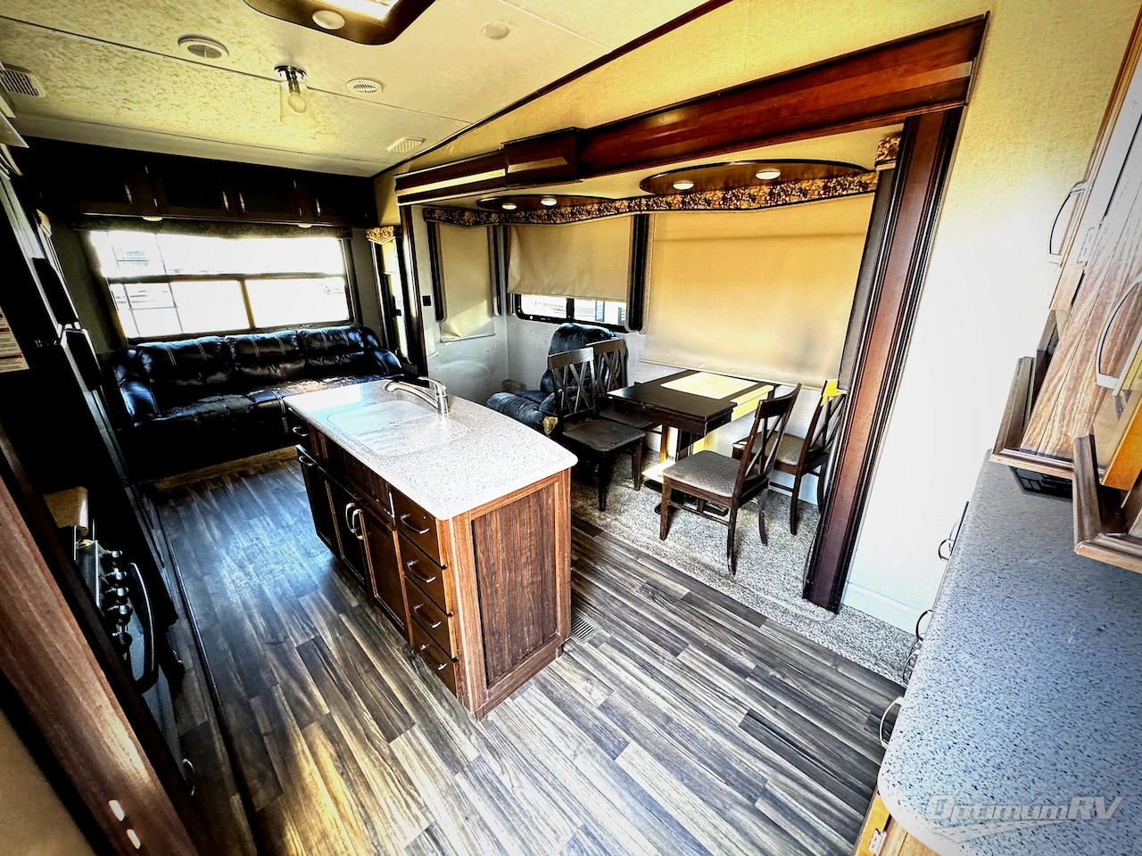 2017 Keystone Montana High Country 305RL Photo 2