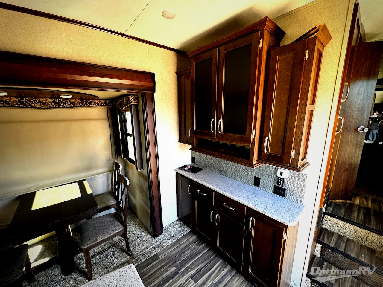 2017 Keystone Montana High Country 305RL Photo 9