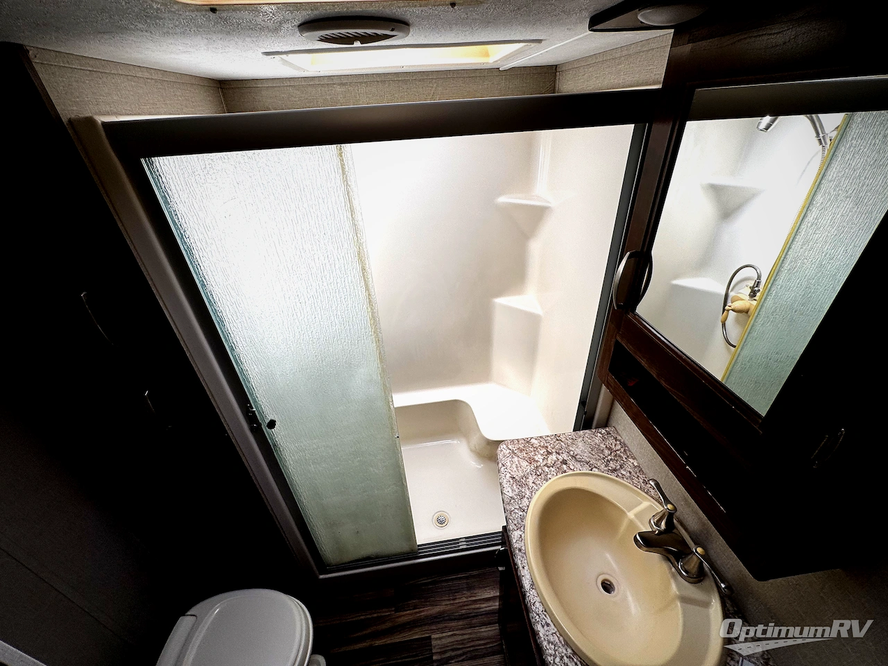 2017 Keystone Montana High Country 305RL Photo 11