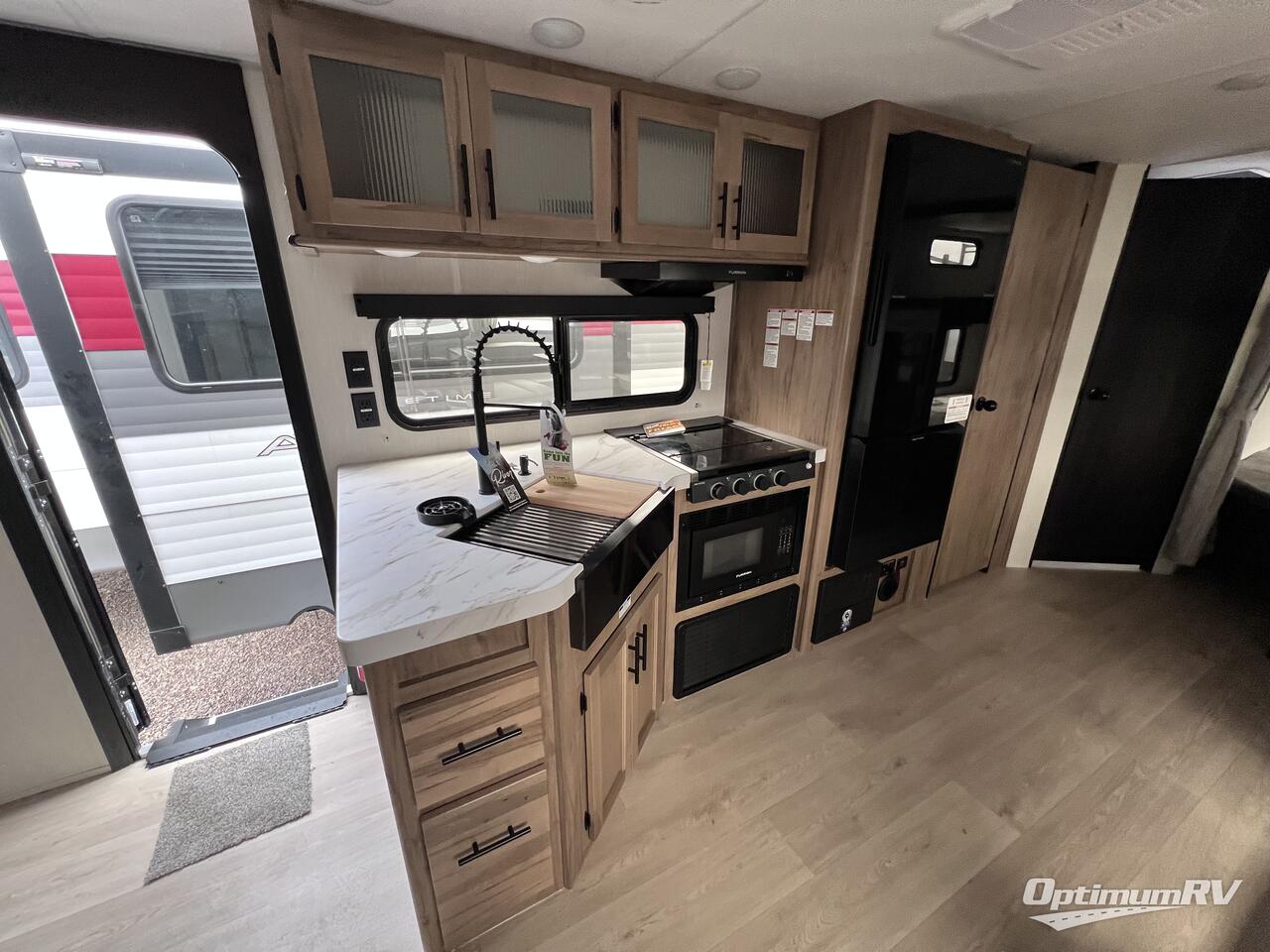 2025 Forest River Cherokee Grey Wolf 26DBH Photo 5