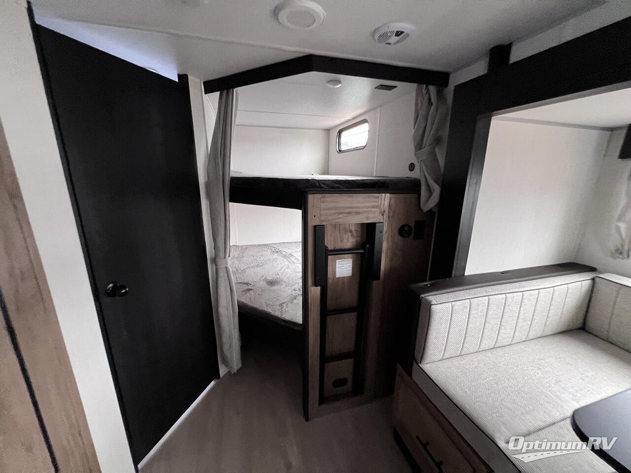 2025 Forest River Cherokee Grey Wolf 26DBH Photo 9