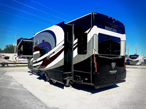 2020 VanLeigh Beacon 34RLB RV Photo 2