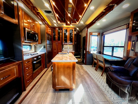 2020 VanLeigh Beacon 34RLB RV Photo 4