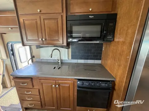 2015 Thor Outlaw 38RE RV Photo 2