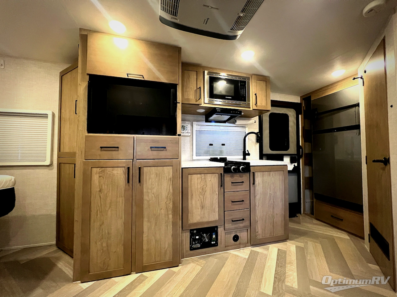 2023 Ember Overland Series 201FBQ Photo 7