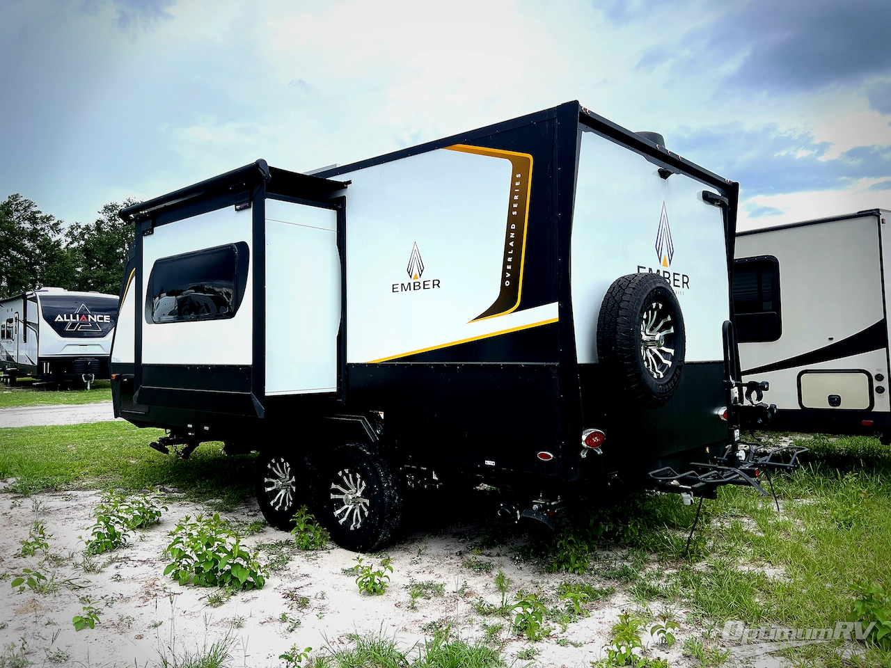 2023 Ember Overland Series 201FBQ Photo 2