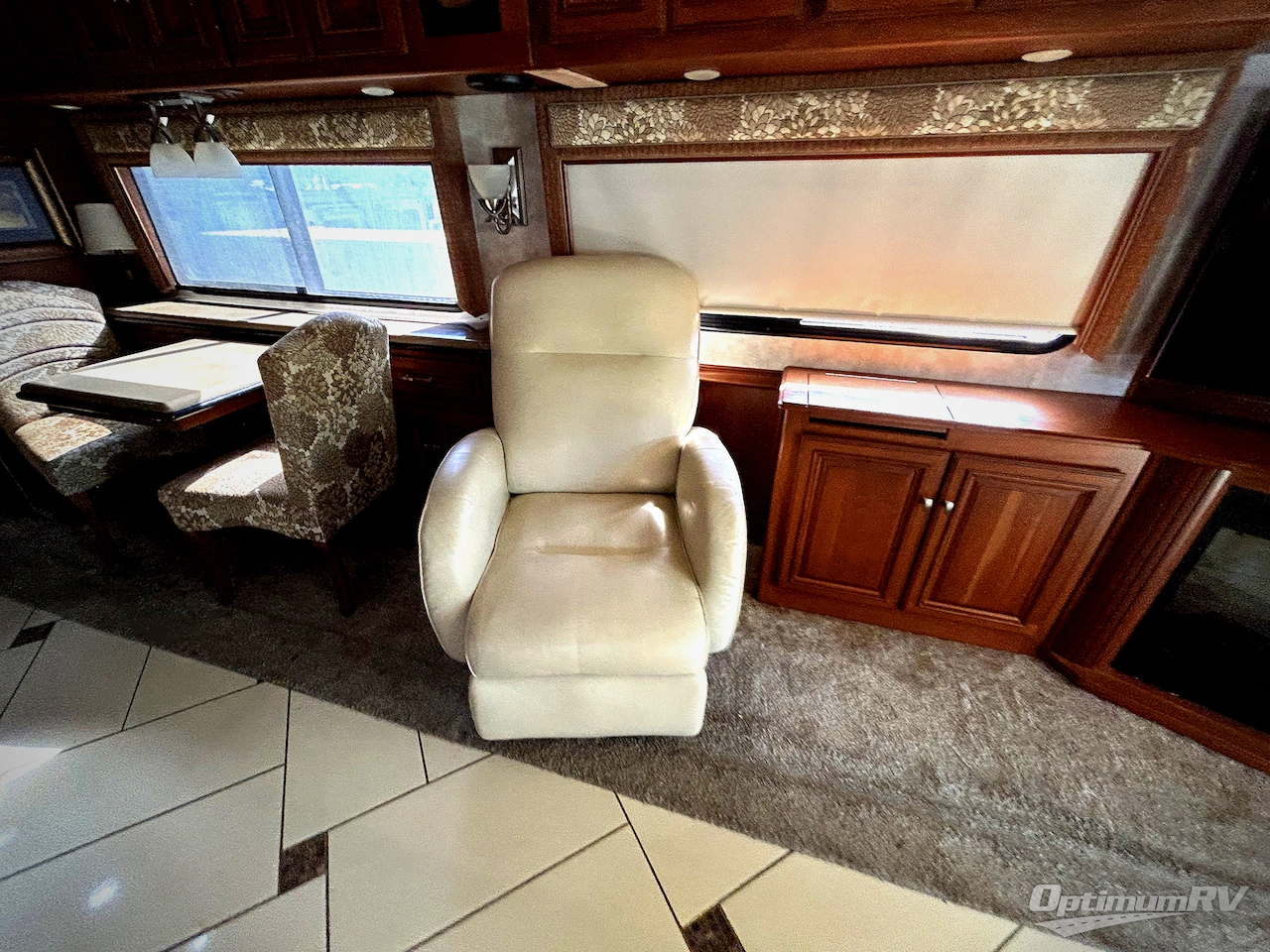 2011 Itasca Ellipse 42QD Photo 13