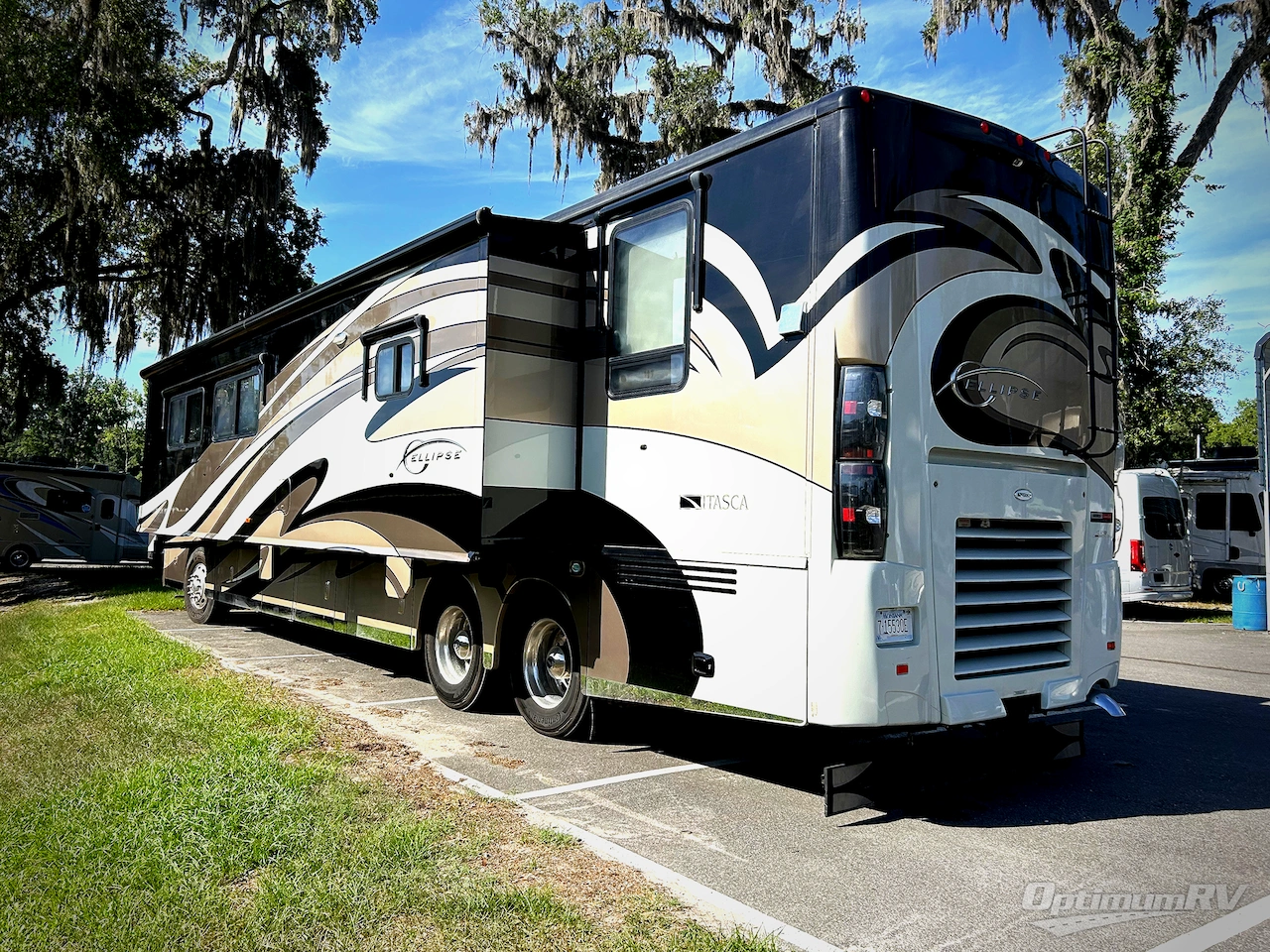 2011 Itasca Ellipse 42QD Photo 3