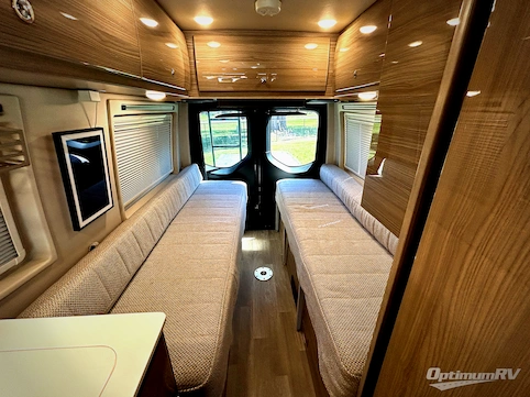 2020 Winnebago Boldt 70 BL RV Photo 4