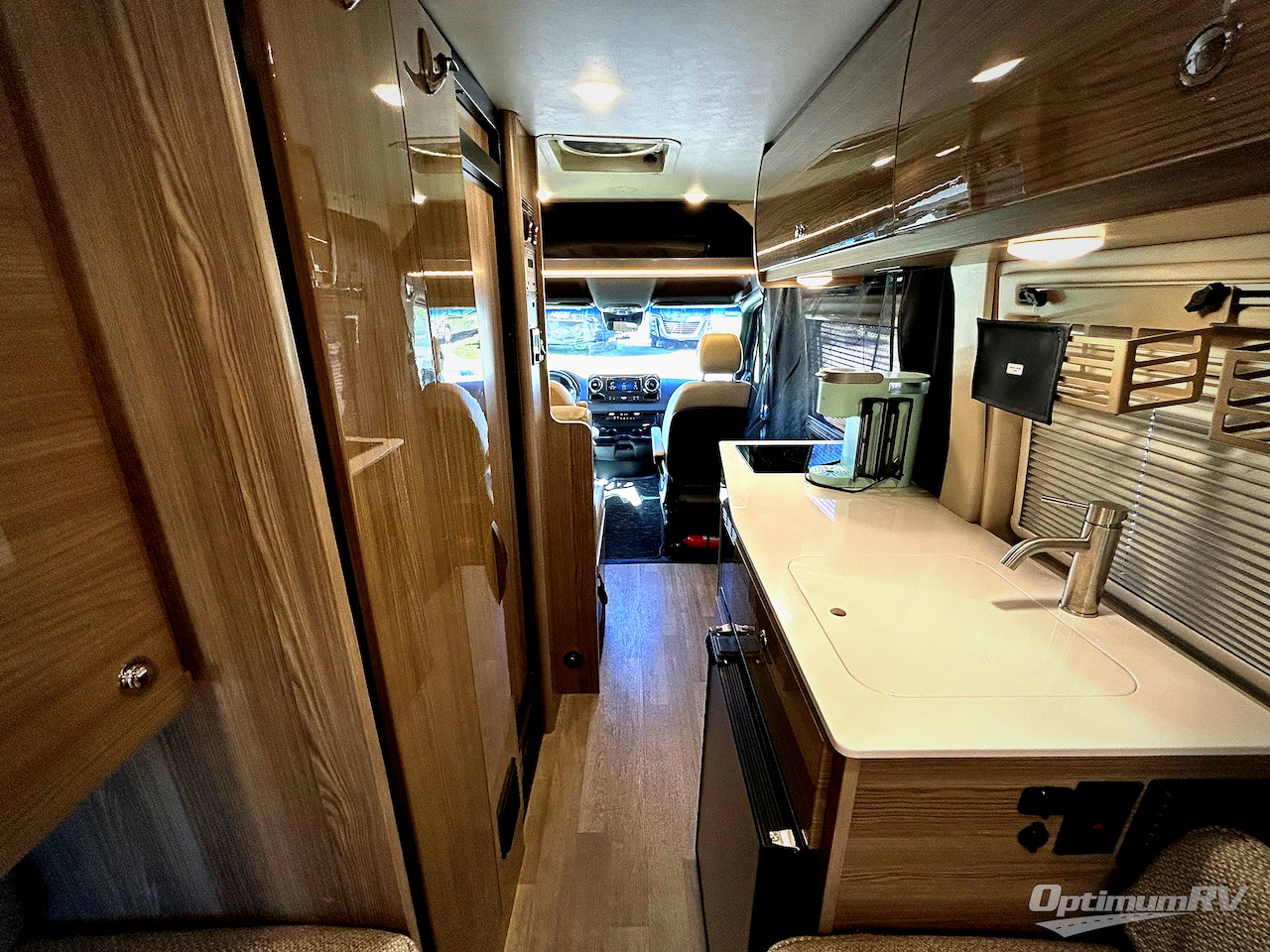 2020 Winnebago Boldt 70 BL Photo 5